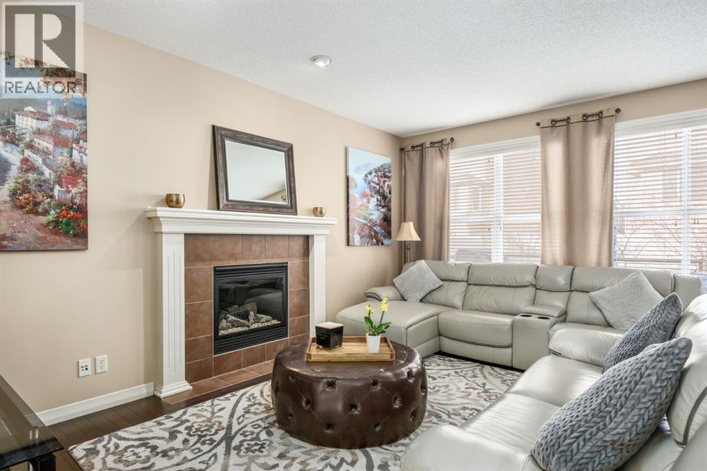 House for Sale in 596 Everbrook Way SW|Calgary, Alberta T2Y0E7 4