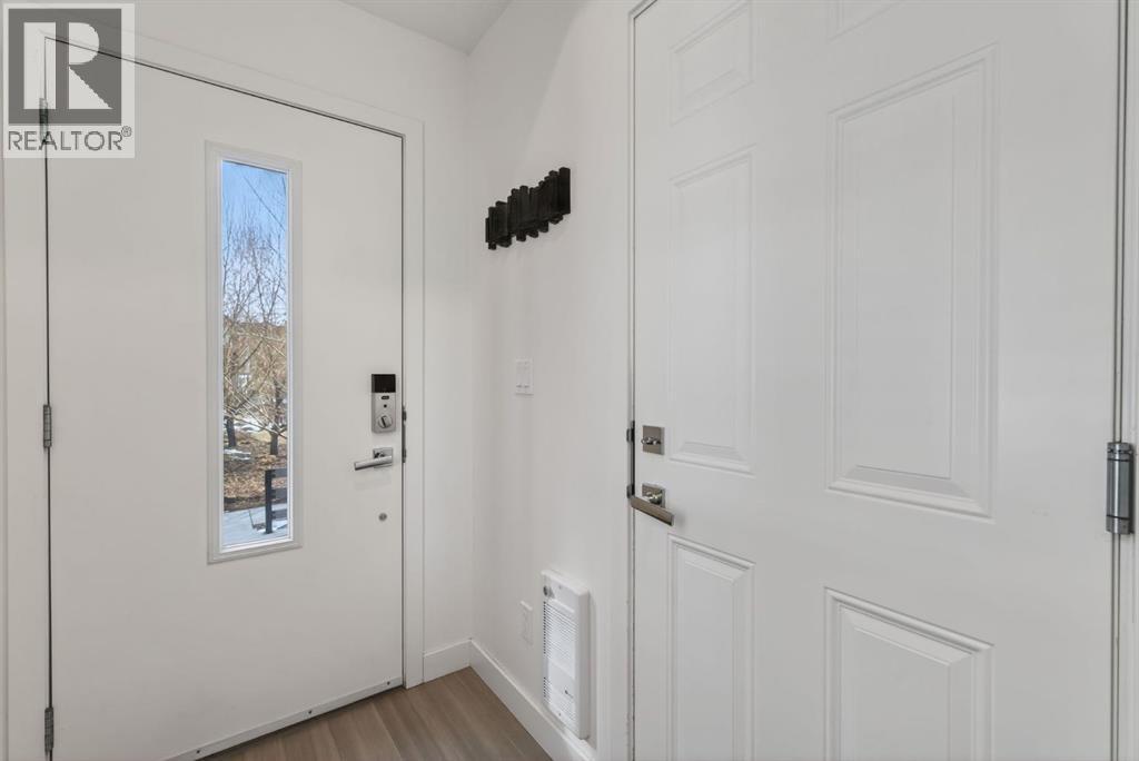 Row / Townhouse for Sale in 252 Walden Path SE|Calgary, Alberta T2X4C4 2