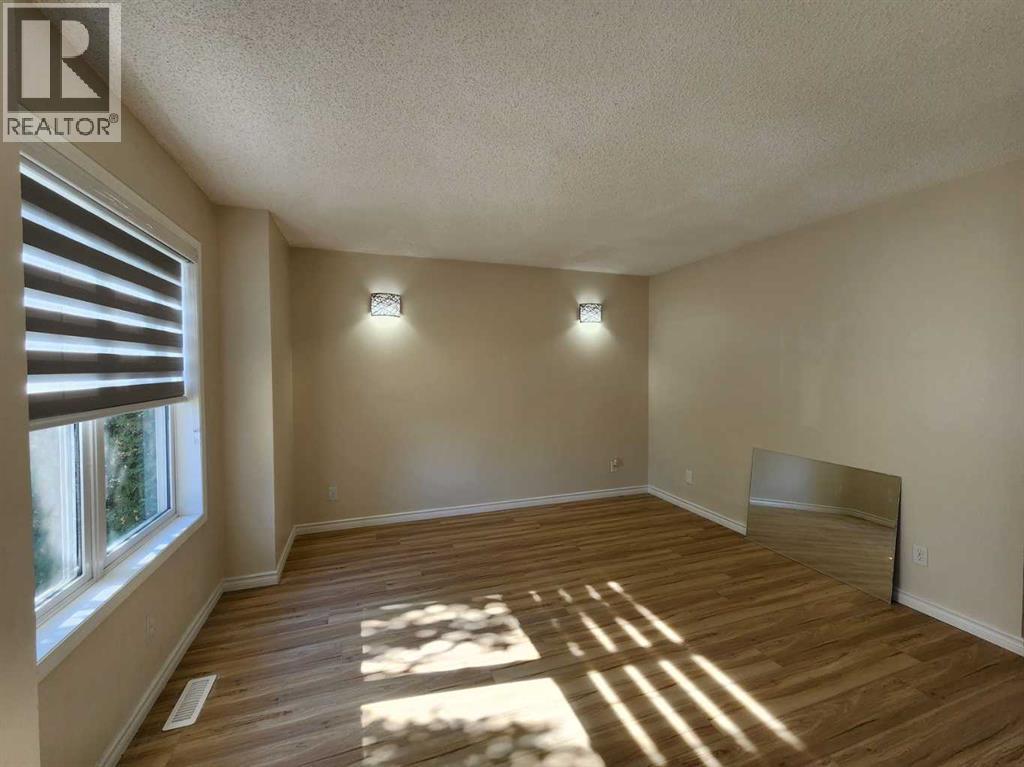 House for Sale in 86 Harvest Rose Circle NE|Calgary, Alberta T3K4M7 3