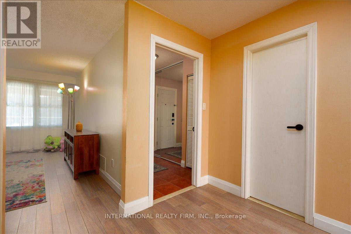 Row / Townhouse for Sale in 1029 ZANTE CRESCENT|Mississauga (Clarkson), Ontario L5J4M6 5