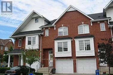 Row / Townhouse for Sale in 67 - 1575 SOUTH PARADE COURT|Mississauga (East Credit), Ontario L5M6E9