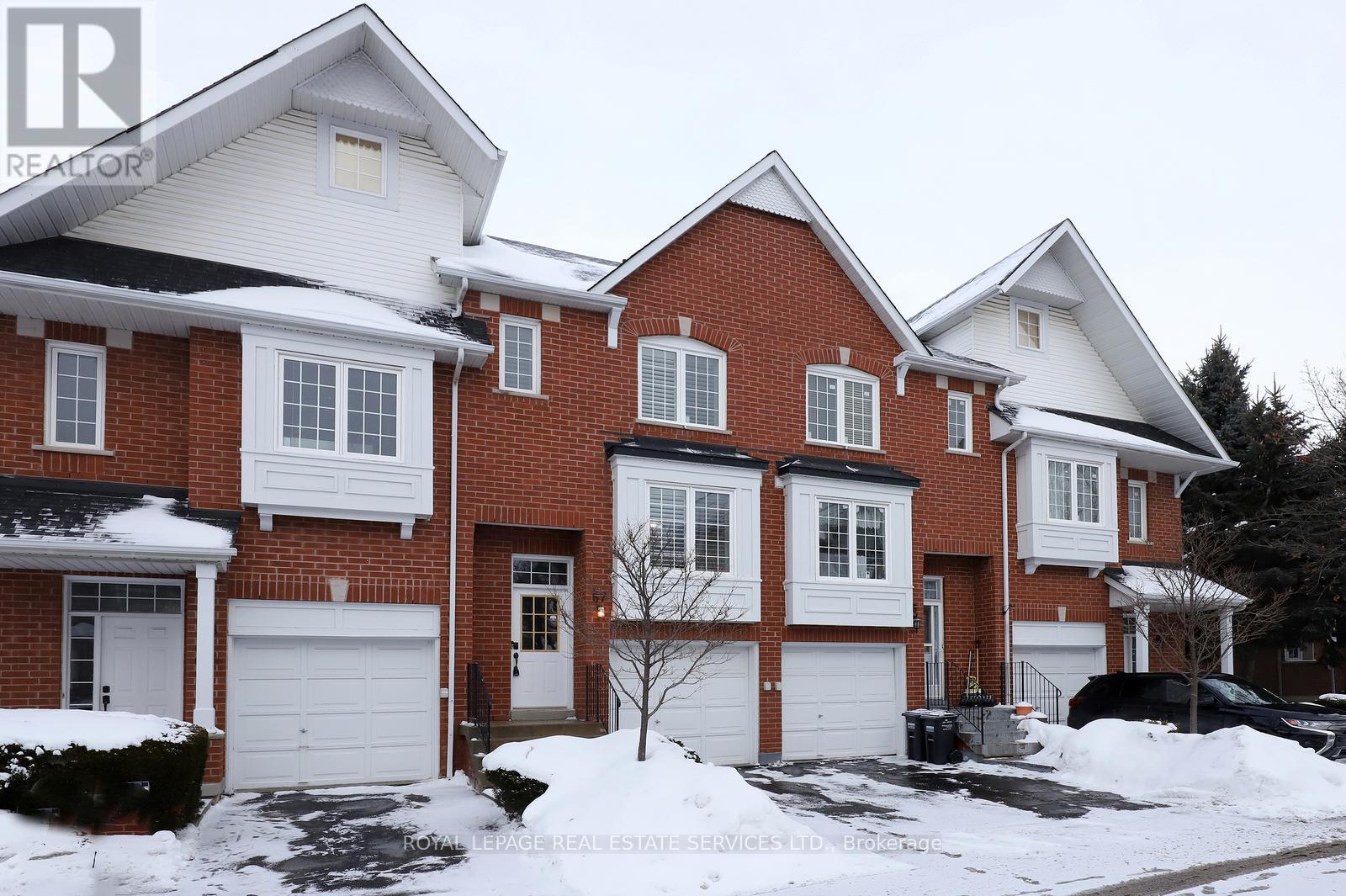 Row / Townhouse for Sale in 67 - 1575 SOUTH PARADE COURT|Mississauga (East Credit), Ontario L5M6E9 2