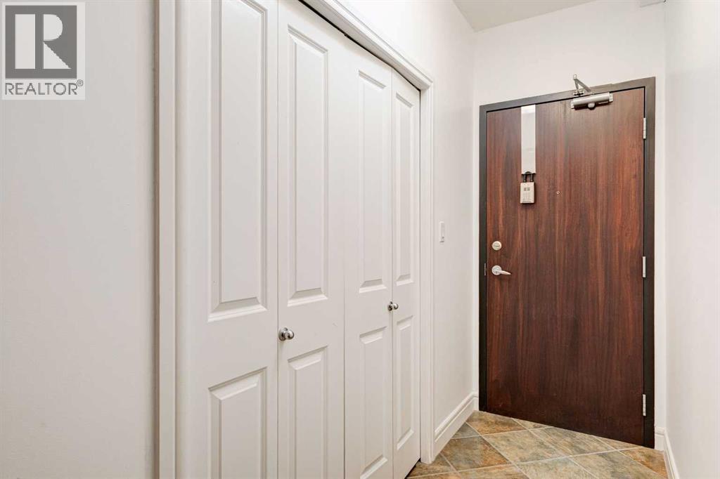 Apartment for Sale in 503, 110 7 Street SW|Calgary, Alberta T2P5M9 2