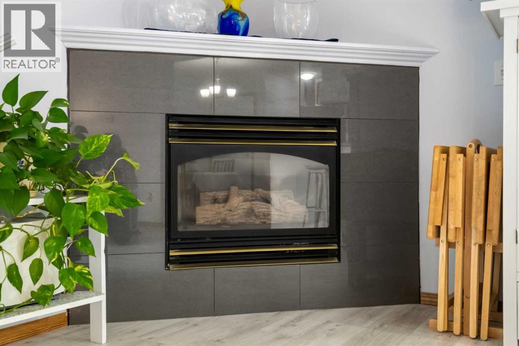 Row / Townhouse for Sale in 147 Somervale Park SW|Calgary, Alberta T2Y3J4 5