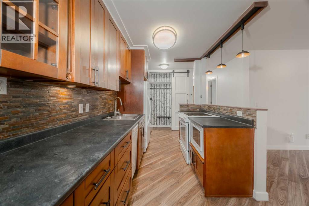 Apartment for Sale in 3303, 4001C 49 Street NW|Calgary, Alberta T3A2C9 2