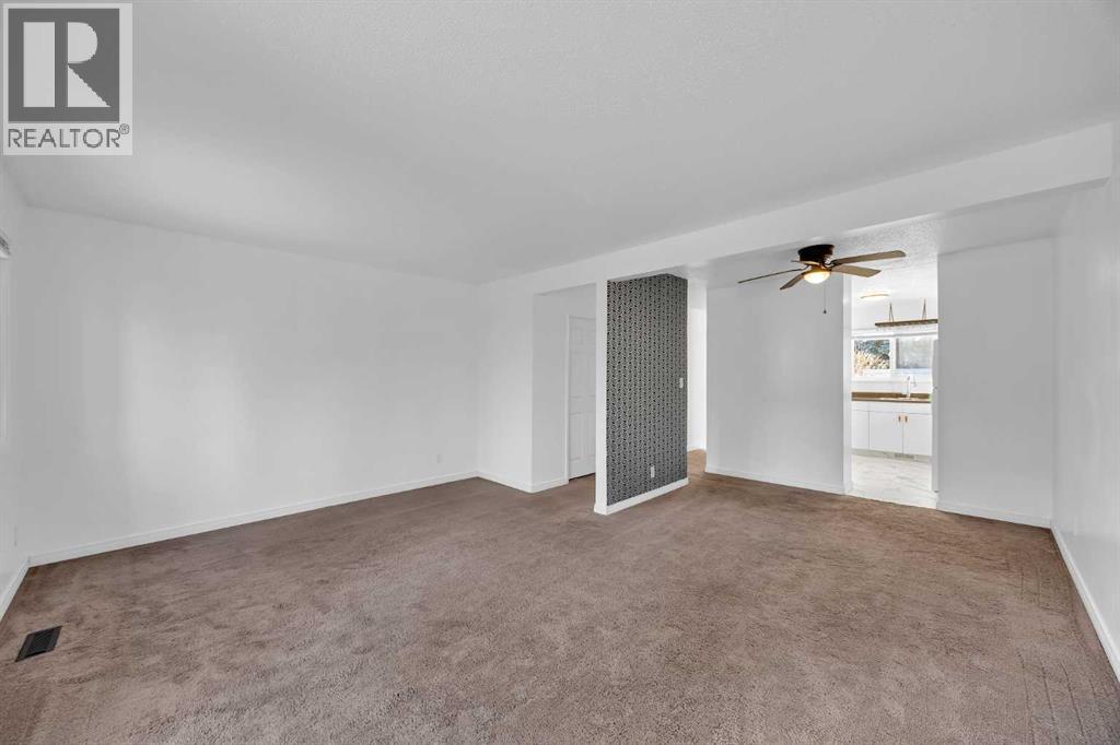 Row / Townhouse for Sale in 33, 219 90 Avenue SE|Calgary, Alberta T2J0A3 5