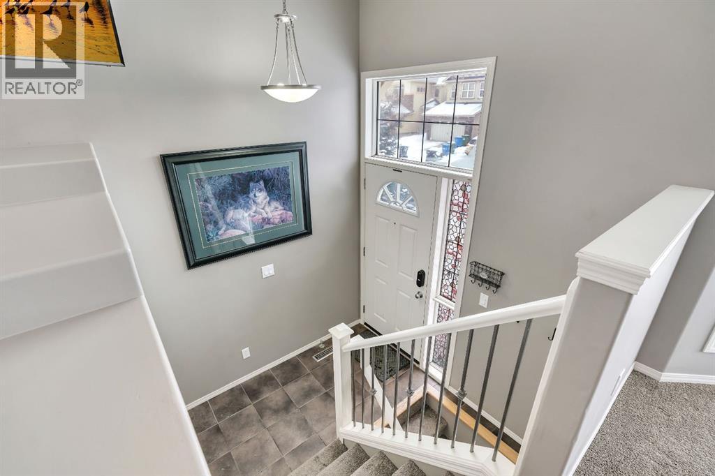 House for Sale in 431 Silverado Plains Circle SW|Calgary, Alberta T2X0H4 3