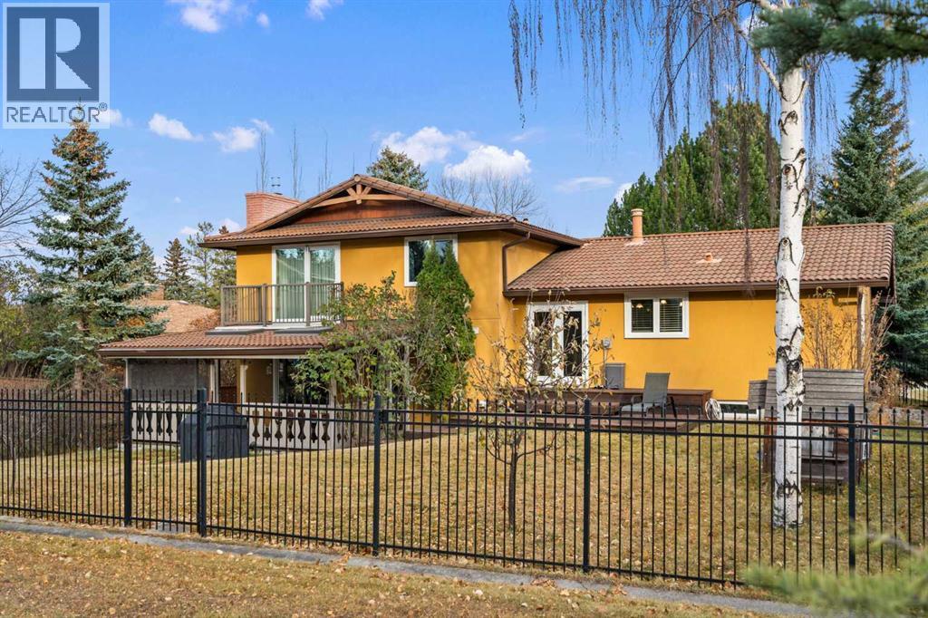 House for Sale in 124 Canterbury Drive SW|Calgary, Alberta T2W2G1 2