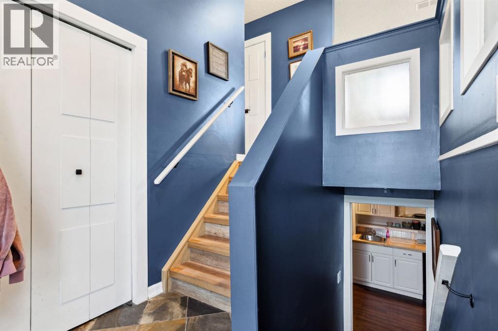 House for Sale in 147 Falchurch Crescent NE|Calgary, Alberta T3J1J9 2