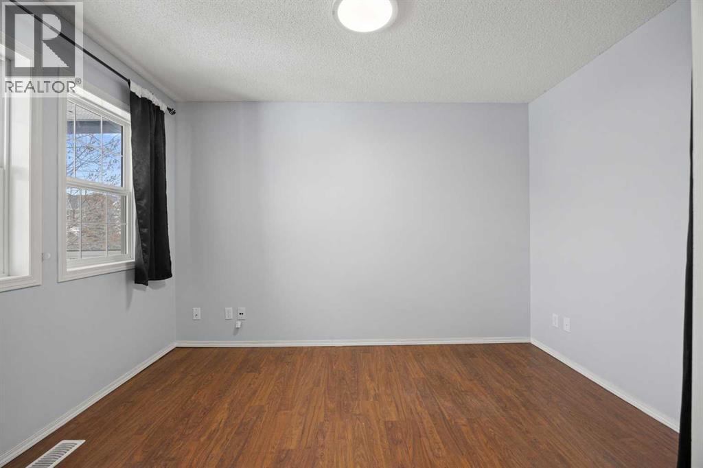 House for Sale in 69 Everglen Way SW|Calgary, Alberta T2Y5G3 5