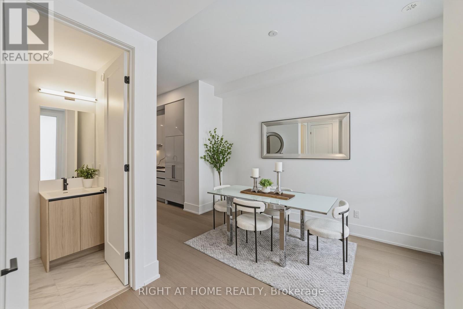 Row / Townhouse for Sale in 2 - 10 LOU PARSONS WAY|Mississauga (Port Credit), Ontario L5H0B2 5