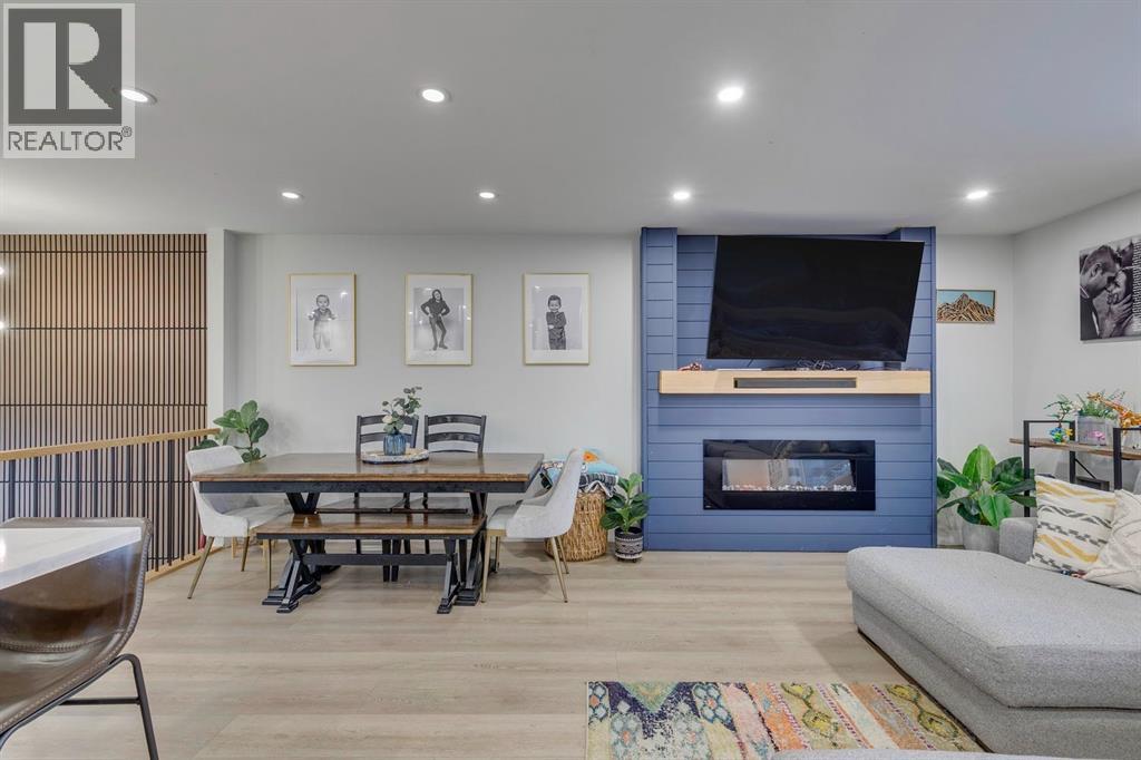 House for Sale in 1324 Lake Sylvan Drive SE|Calgary, Alberta T2J3C8