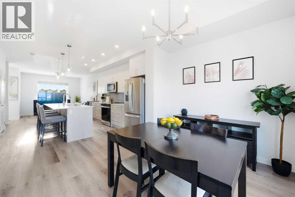 Row / Townhouse for Sale in 66 Evanscrest Manor NW|Calgary, Alberta T2P2A3