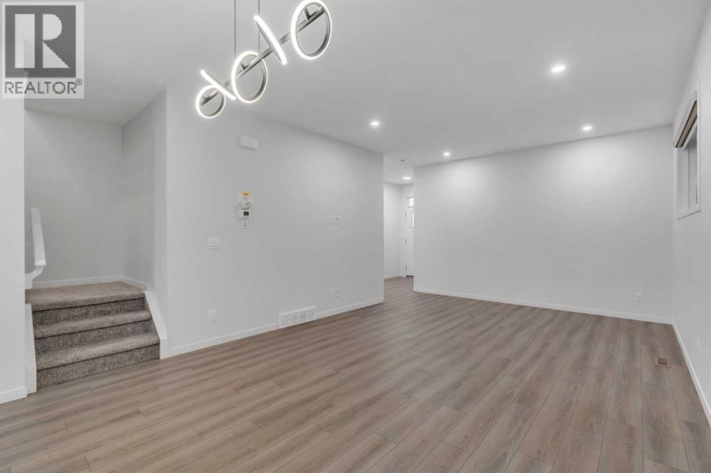 House for Sale in 117 Cornerbrook Road NE|Calgary, Alberta T3N2G9 5