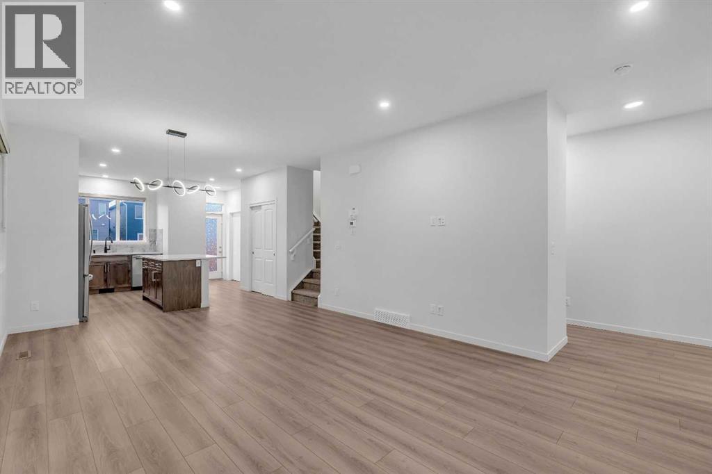 House for Sale in 117 Cornerbrook Road NE|Calgary, Alberta T3N2G9 3