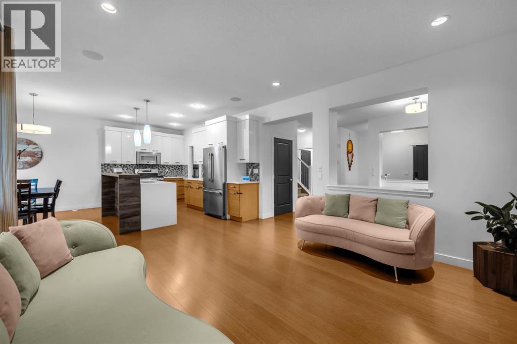 House for Sale in 233 Cranarch Common SE|Calgary, Alberta T3M1M3 4