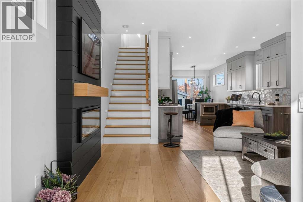 House for Sale in 124 26 Avenue NE|Calgary, Alberta T2E1Y7 5