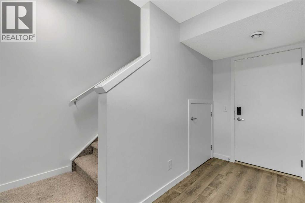 Row / Townhouse for Sale in 28 Redstone Boulevard NE|Calgary, Alberta T3N2G4 5