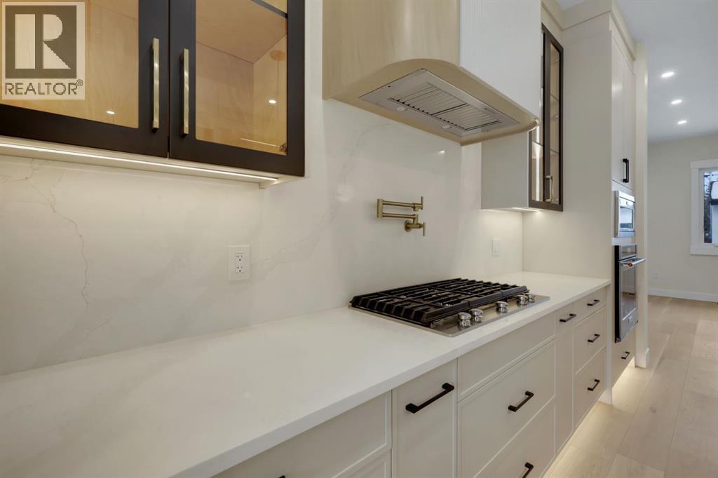 Duplex for Sale in 1634 21 Avenue|Calgary, Alberta T2M1M1 5