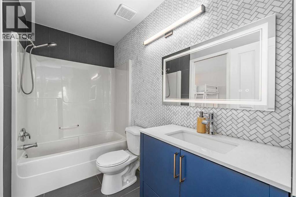 House for Sale in 33 Royal Crest Terrace NW|Calgary, Alberta T3G4M3 5