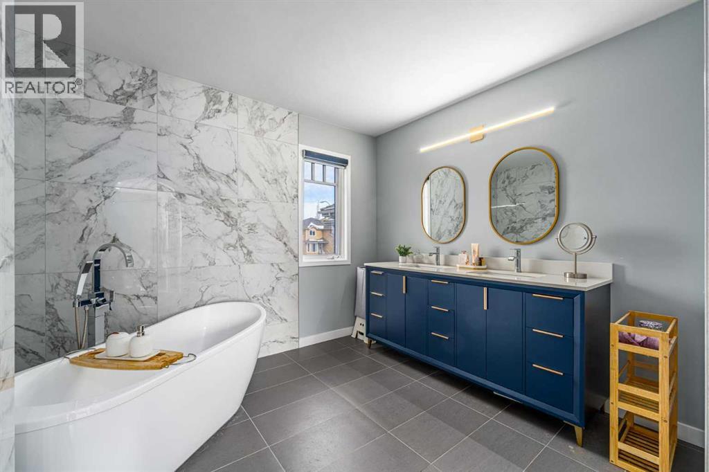 House for Sale in 33 Royal Crest Terrace NW|Calgary, Alberta T3G4M3 4