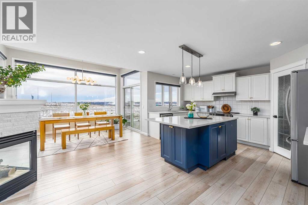 House for Sale in 33 Royal Crest Terrace NW|Calgary, Alberta T3G4M3 3