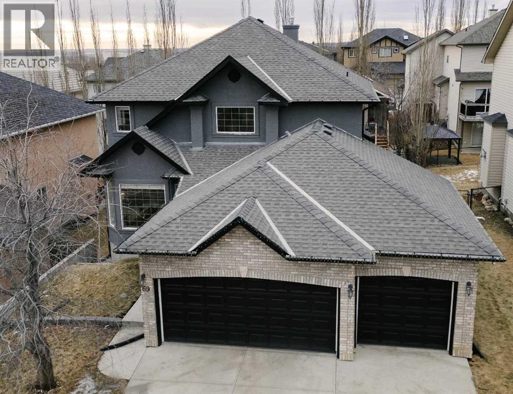 House for Sale in 69 Elkton Way SW|Calgary, Alberta T3H4Y9