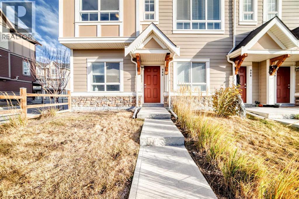 Row / Townhouse for Sale in 986 Sherwood Boulevard NW|Calgary, Alberta T3R0V3 3