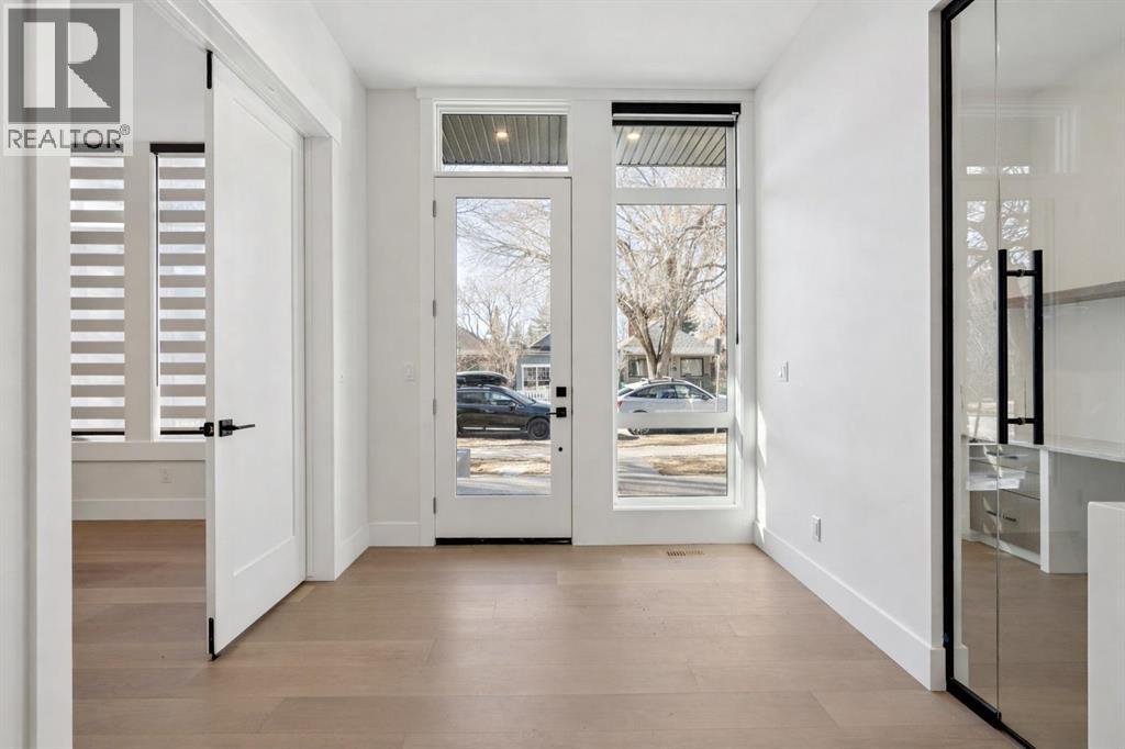 House for Sale in 320 15 Street NW|Calgary, Alberta T2N2A9 3