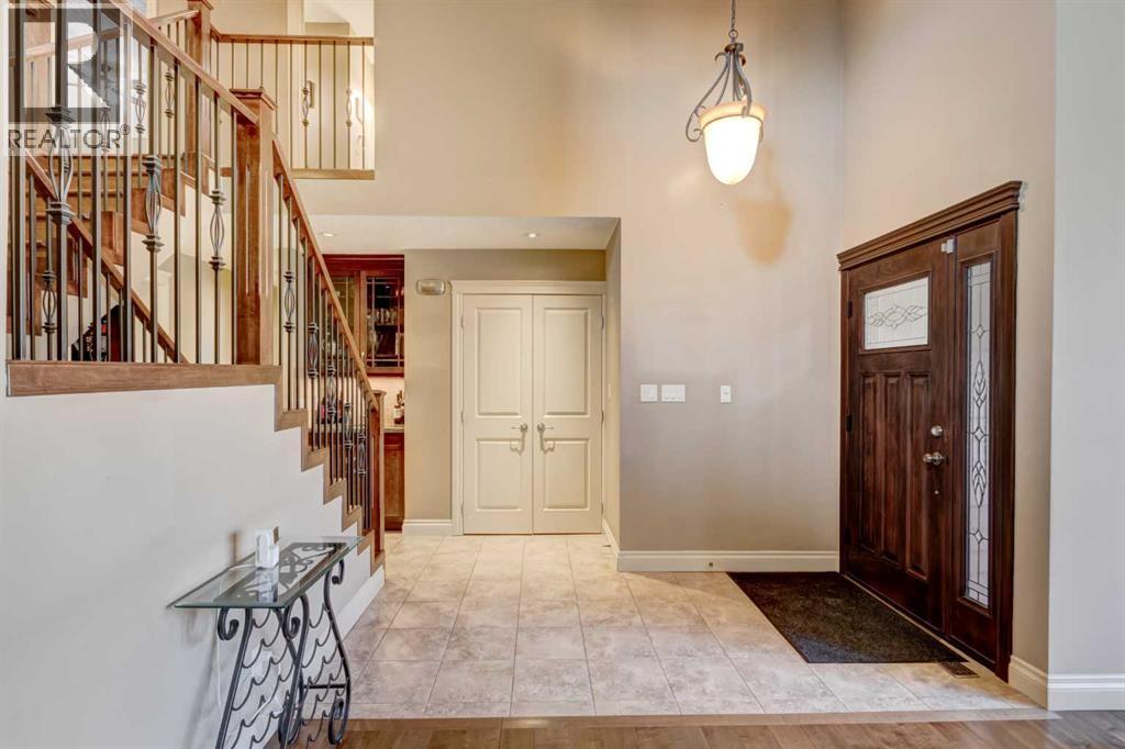 House for Sale in 851 Edgemont Road NW|Calgary, Alberta T3A2J1 3