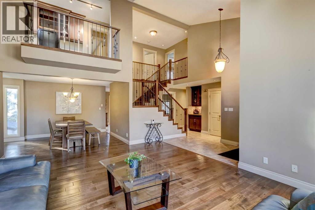 House for Sale in 851 Edgemont Road NW|Calgary, Alberta T3A2J1 5