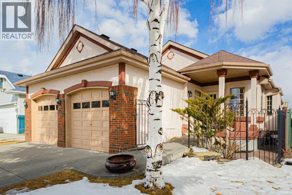 House for Sale in 20 Somerset Drive SW|Calgary, Alberta T2Y3C3 2