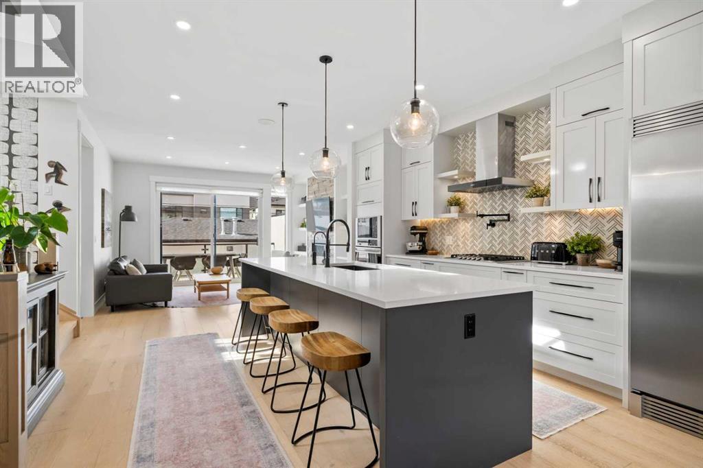 Duplex for Sale in 3319 41 Street SW|Calgary, Alberta T3E3L3 3