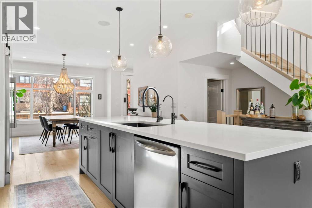 Duplex for Sale in 3319 41 Street SW|Calgary, Alberta T3E3L3 5