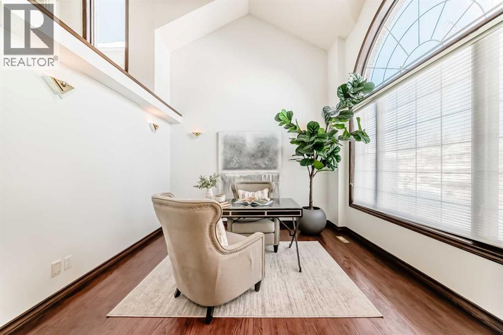 House for Sale in 218 Schiller Place NW|Calgary, Alberta T3L1W8 3