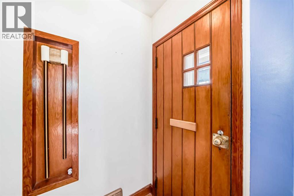 House for Sale in 1431 1A Street NW|Calgary, Alberta T2M2V4 3