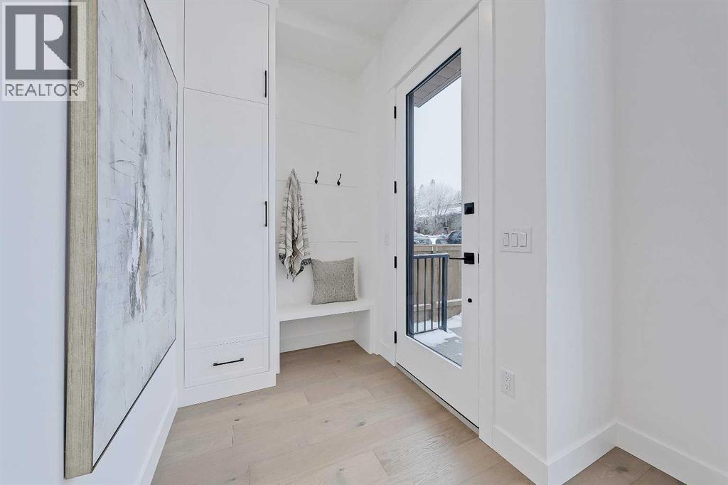 Duplex for Sale in 5007 21 Avenue NW|Calgary, Alberta T3B0X3 2