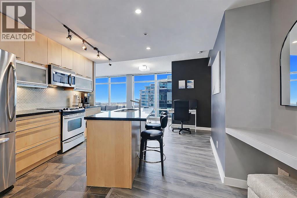 Apartment for Sale in 1406, 215 13 Avenue SW|Calgary, Alberta T2R0V6 2