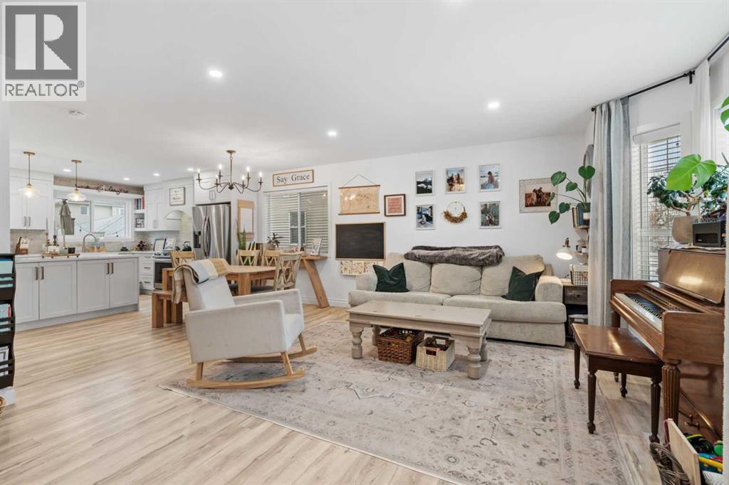 House for Sale in 168 Chaparral Ridge Circle SE|Calgary, Alberta T2X3K4 5