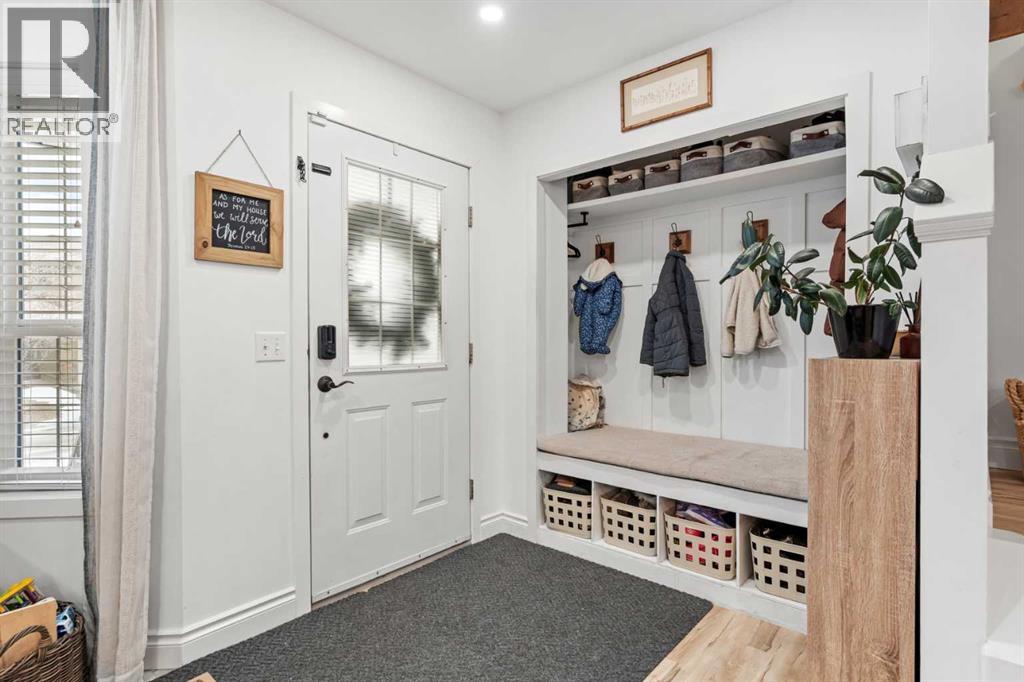 House for Sale in 168 Chaparral Ridge Circle SE|Calgary, Alberta T2X3K4 3