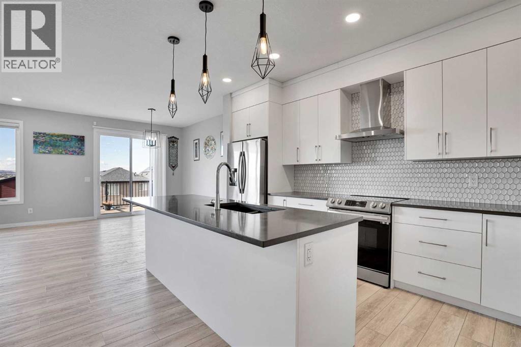 House for Sale in 179 Lucas Heights NW|Calgary, Alberta T3P1X4 3