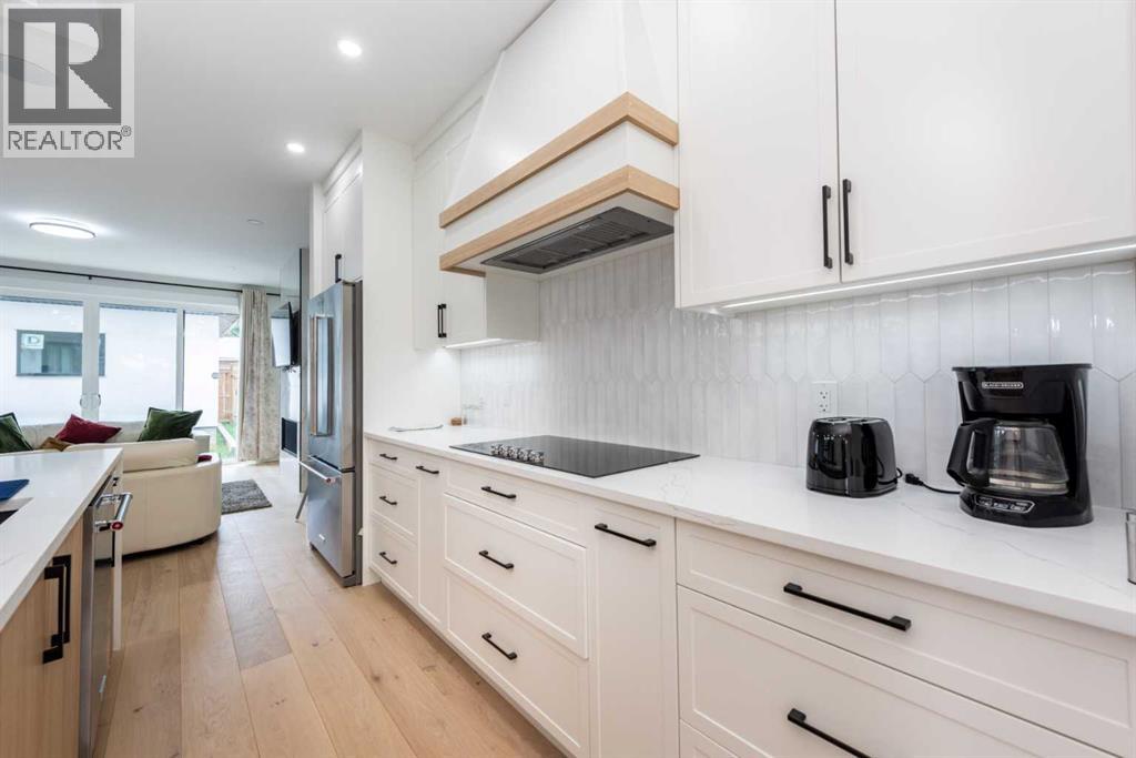 House for Sale in 31 Harvard Street NW|Calgary, Alberta T2K2B5 5