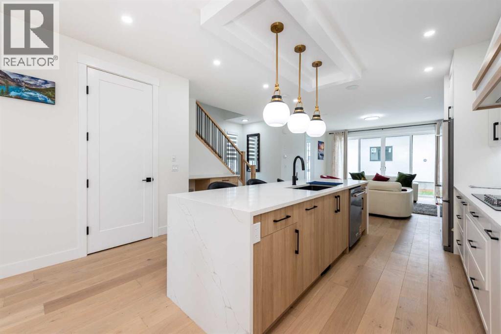 House for Sale in 31 Harvard Street NW|Calgary, Alberta T2K2B5 3