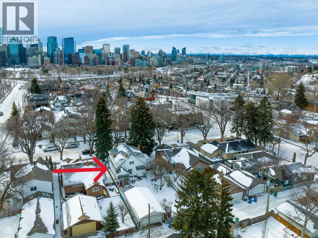 House for Sale in 408 11 Avenue NW|Calgary, Alberta T2M0B9 3