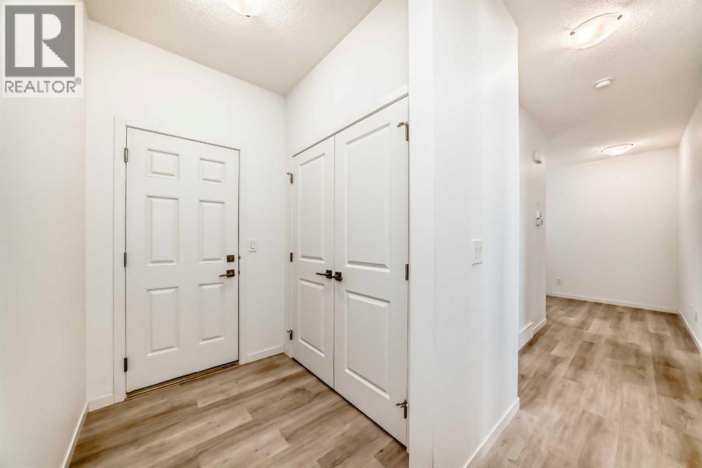 House for Sale in 289 Crestmont Drive SW|Calgary, Alberta T3B6G9 4