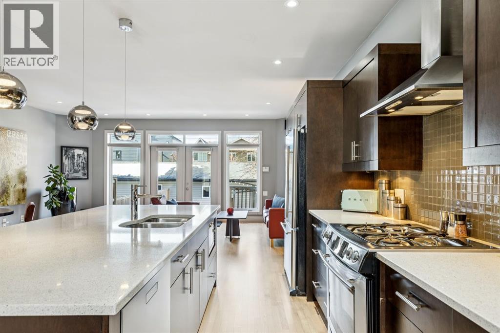 Duplex for Sale in 3043 28 Street SW|Calgary, Alberta T3E2J4 5