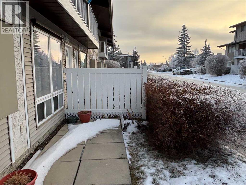 Row / Townhouse for Sale in 511, 200 Brookpark Drive SW|Calgary, Alberta T2W3E5 3