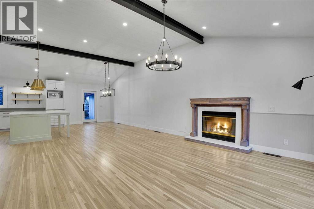 House for Sale in 64 Hartford Road NW|Calgary, Alberta T2K2A5 5