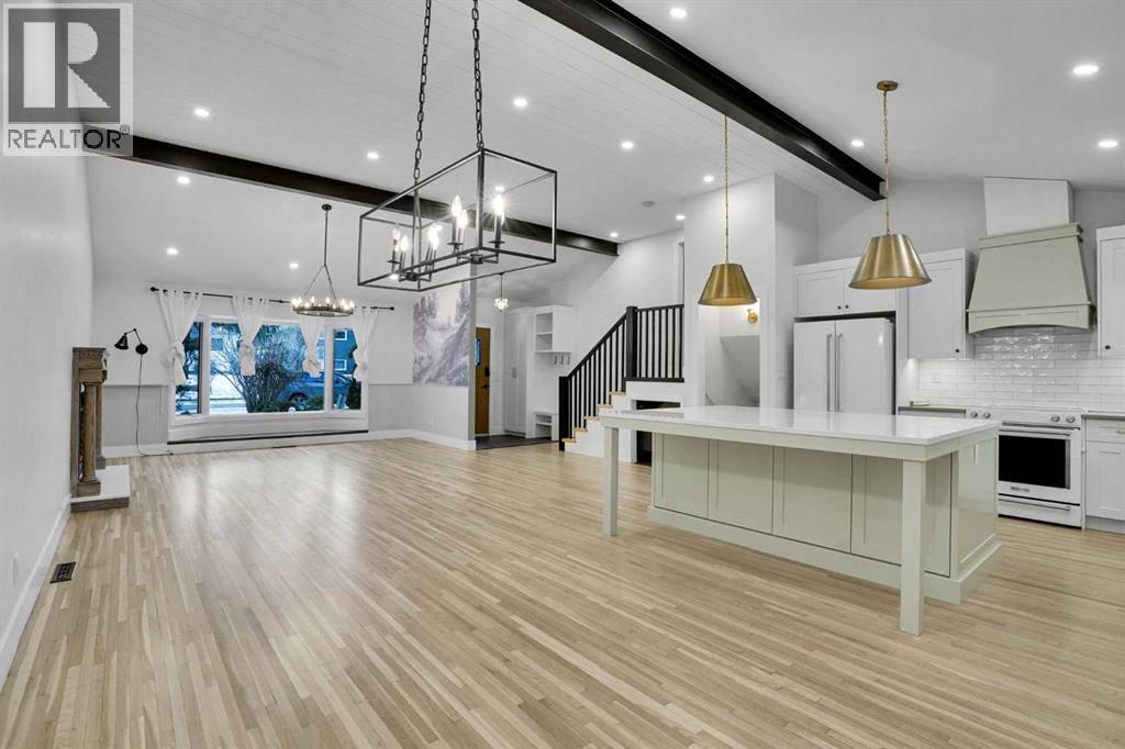 House for Sale in 64 Hartford Road NW|Calgary, Alberta T2K2A5 4