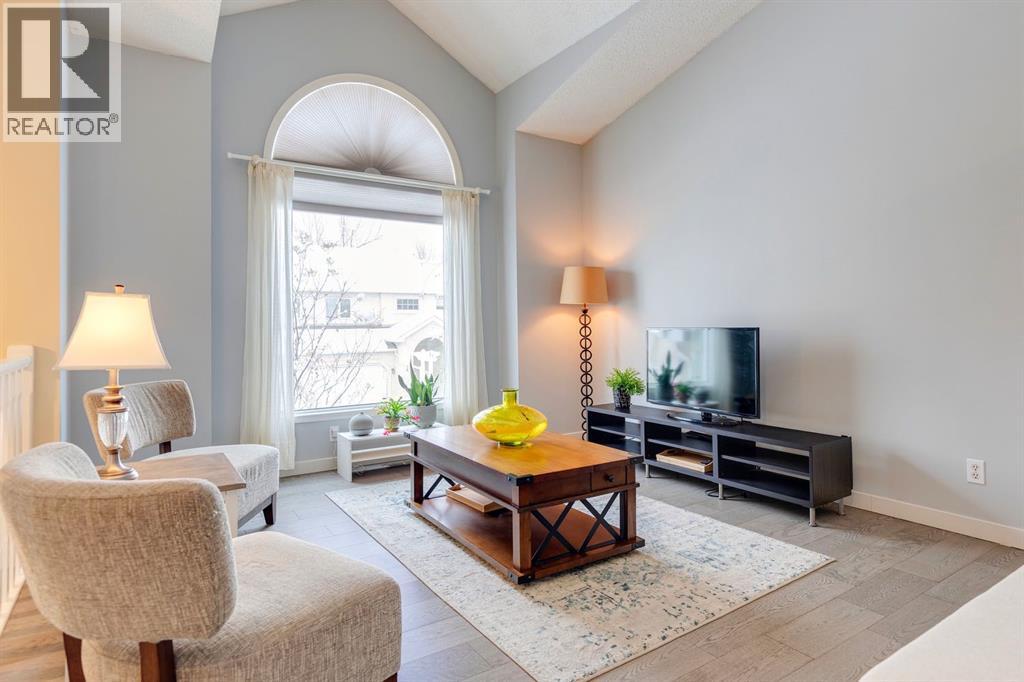 Row / Townhouse for Sale in 19 Sunlake Gardens SE|Calgary, Alberta T2X3G4 5